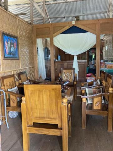 Areef Homestay Kaledupa Bagian luar foto
